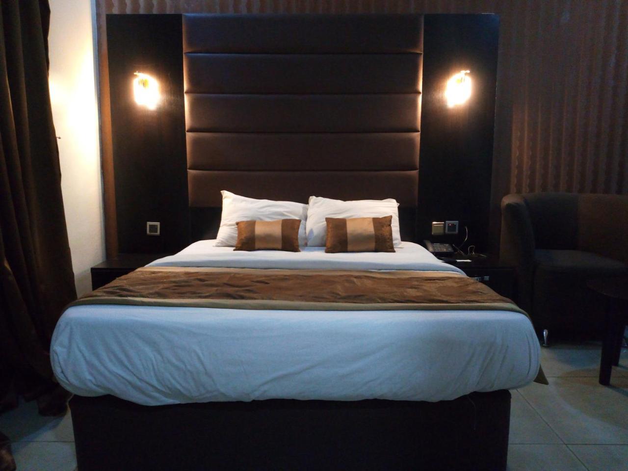 Bana Hotel & Suites Lagos Exterior foto