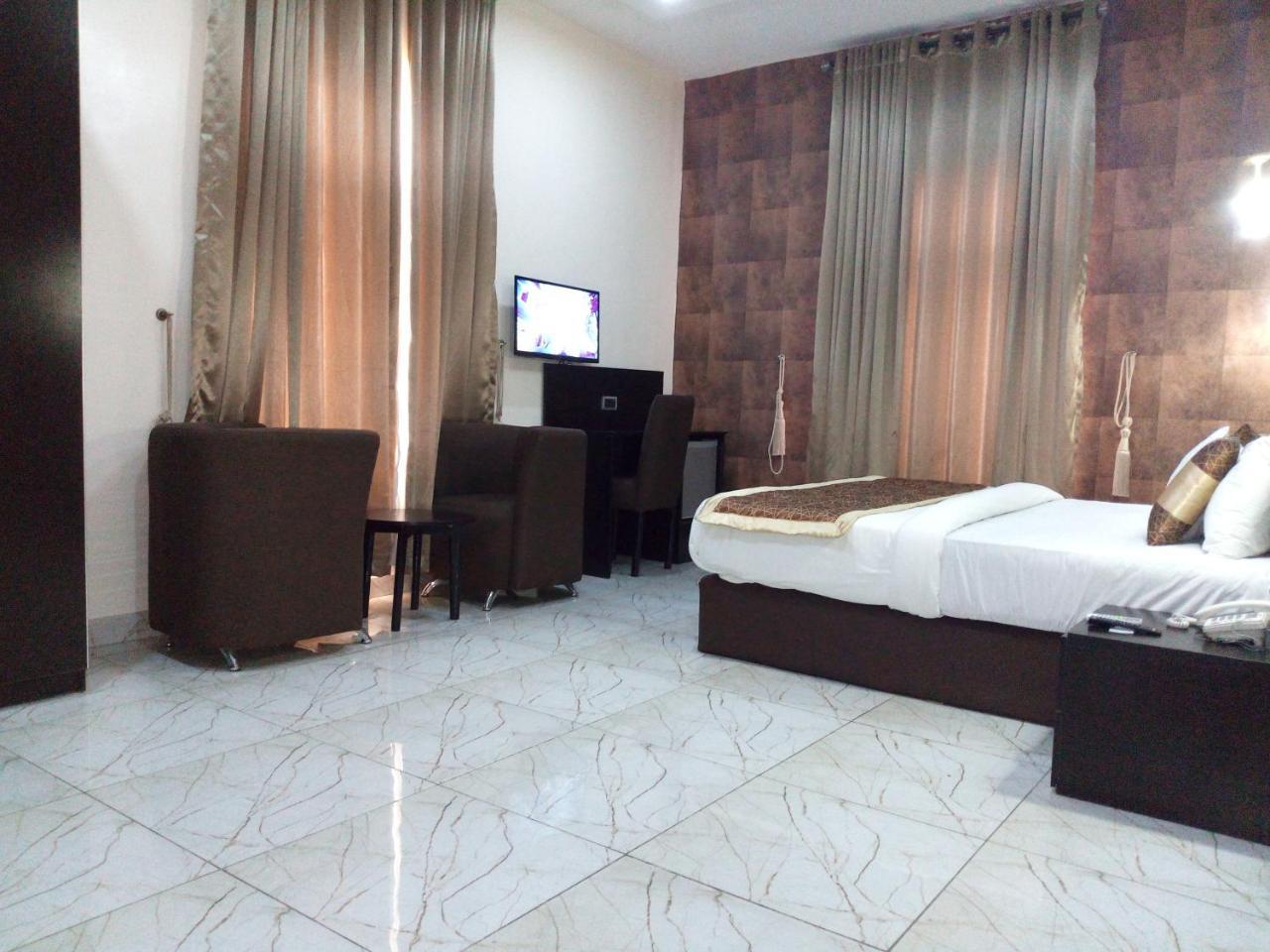 Bana Hotel & Suites Lagos Exterior foto